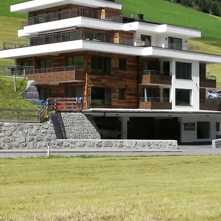 ألبس توكس تكس